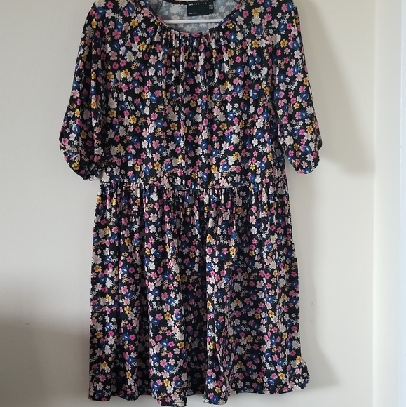 ASOS ditsy floral mini dress with puff sleeves - Picture 3 of 9